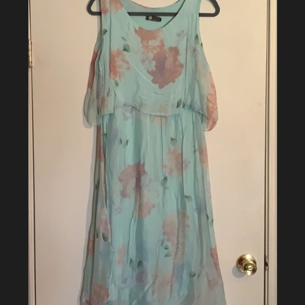 Silky lined cocktail dress. Size xl